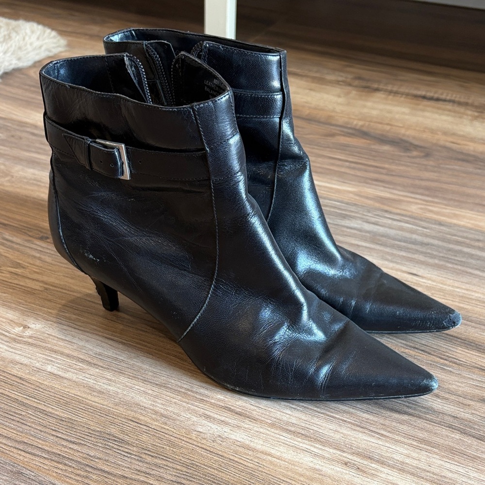 Bandolino Sleek Black Heeled Boots